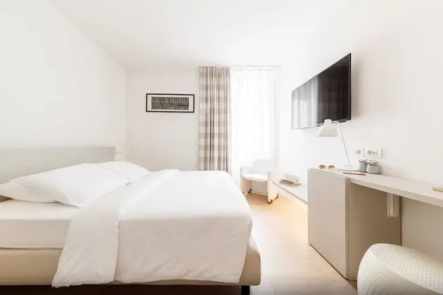 Superior Tek Büyük Yataklı Oda, Teras, Göl Manzaralı (Whirpool)