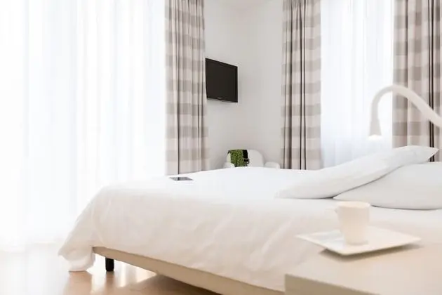 Superior Tek Büyük Yataklı Oda, Teras, Göl Manzaralı (Whirpool)