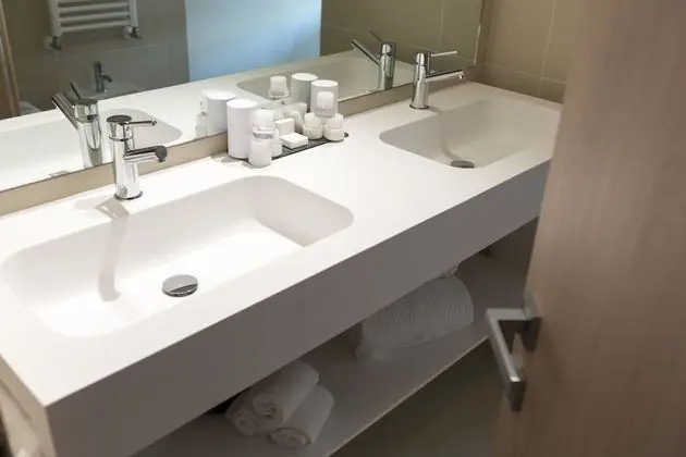 Superior Tek Büyük Yataklı Oda, Teras, Göl Manzaralı (Whirpool)