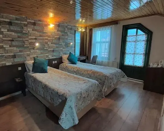 Aile Odası, Dağ Manzaralı, Balkonlu