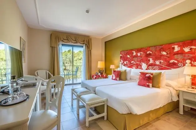 Standard Tek Büyük Yataklı Oda, Balkon (2 Adults + 1 Child)