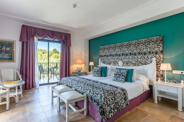 Standard Tek Büyük Yataklı Oda, Balkon (2 Adults + 1 Child)