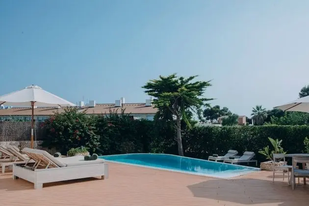 Exclusive Villa, 4 Bedrooms, Jacuzzi in the garden