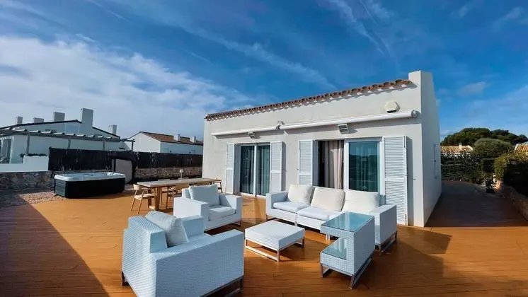 Exclusive Villa, 4 Bedrooms, Jacuzzi in the garden
