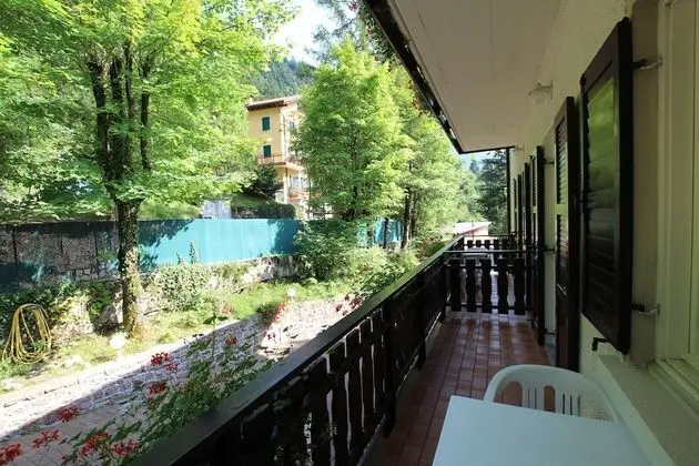 Tek Büyük veya İki Ayrı Yataklı Oda, Park Manzaralı