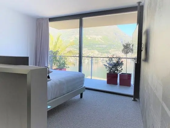 Deluxe Tek Büyük Yataklı Oda, Göl Manzaralı
