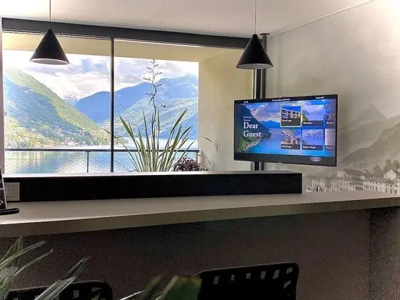 Deluxe Tek Büyük Yataklı Oda, Göl Manzaralı
