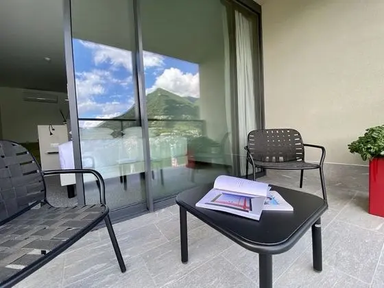 Deluxe Tek Büyük Yataklı Oda, Göl Manzaralı