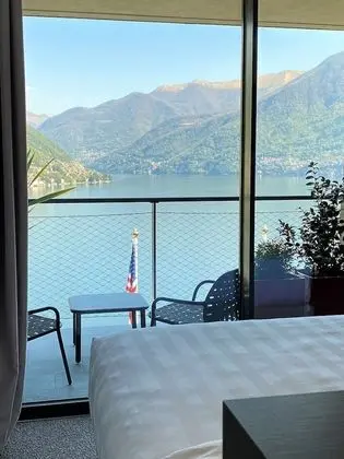 Deluxe Tek Büyük Yataklı Oda, Göl Manzaralı