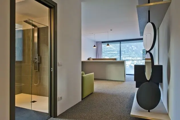 Deluxe Tek Büyük Yataklı Oda, Göl Manzaralı