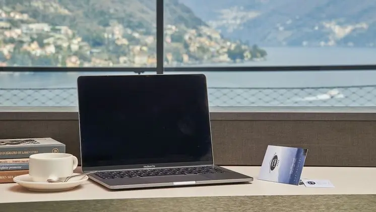 Deluxe Tek Büyük Yataklı Oda, Göl Manzaralı