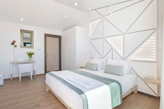 Ambassador, Private Pool, Sea View
