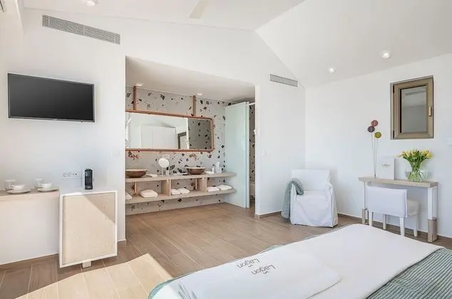Ambassador, Private Pool, Sea View