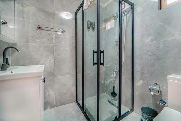 Superior, Deniz Manzaralı, Balkon veya Teraslı
