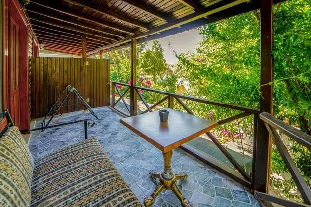 Superior, Deniz Manzaralı, Balkon veya Teraslı