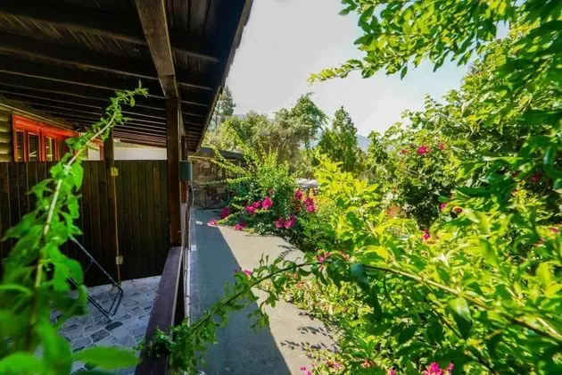 Superior, Deniz Manzaralı, Balkon veya Teraslı