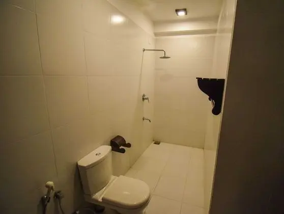 Deluxe Tek Büyük Yataklı Oda, Havuz Manzaralı
