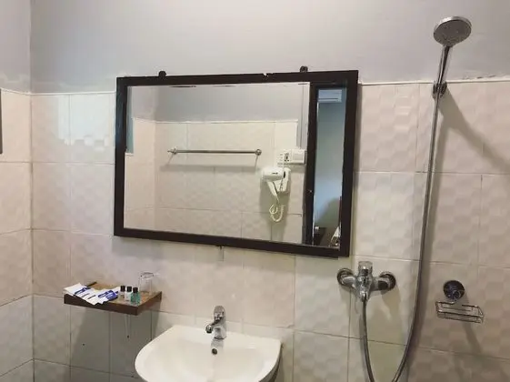 Superior Tek Büyük Yataklı Oda, Balkon, Bahçe Manzaralı