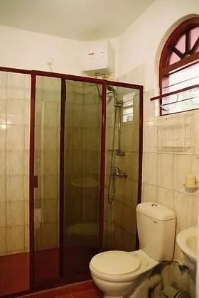 Üç Kişilik Oda