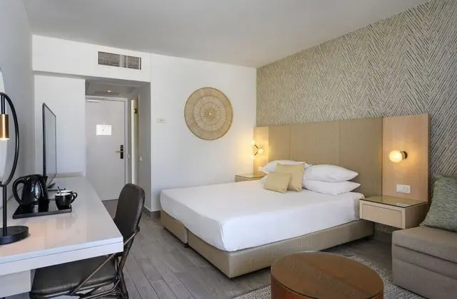 New Mountain-View Room