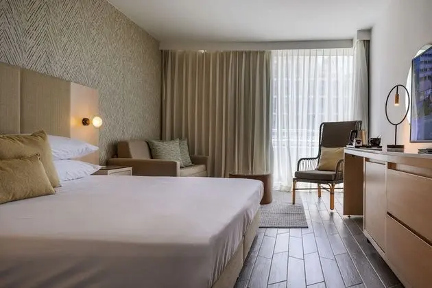 New Pool-View Room