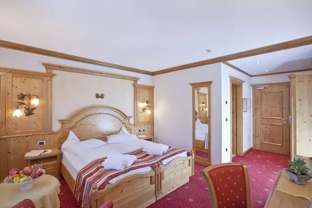 Classic Tek Büyük veya İki Ayrı Yataklı Oda, Balkon, Dağ Manzaralı
