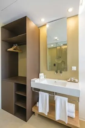 Comfort Tek Büyük Yataklı Oda, 1 Büyük (Queen) Boy Yatak, Marina Manzaralı