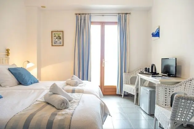 Tek Büyük veya İki Ayrı Yataklı Oda, Kısmi Deniz Manzaralı