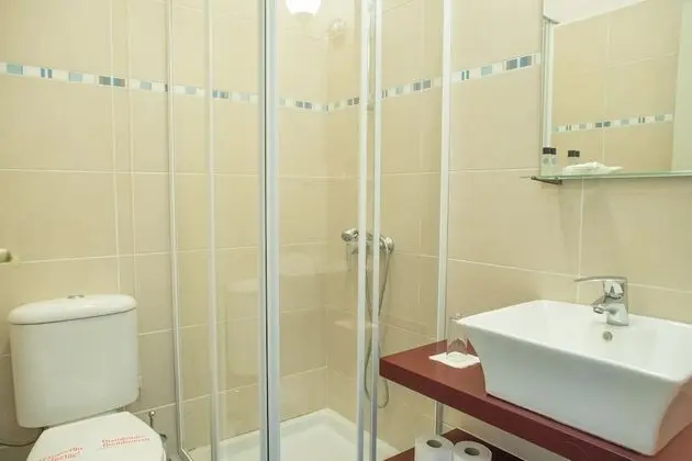 Tek Büyük veya İki Ayrı Yataklı Oda, Kısmi Deniz Manzaralı