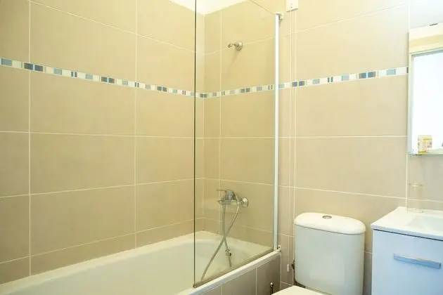 Tek Büyük veya İki Ayrı Yataklı Oda, Kısmi Deniz Manzaralı