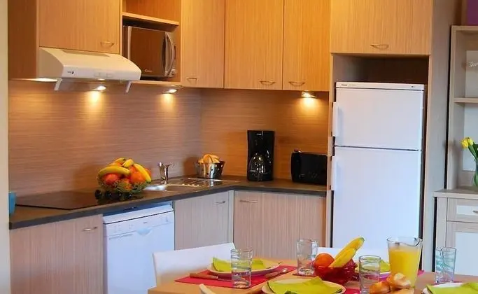 Büyük Yataklı Tek Kişilik Oda