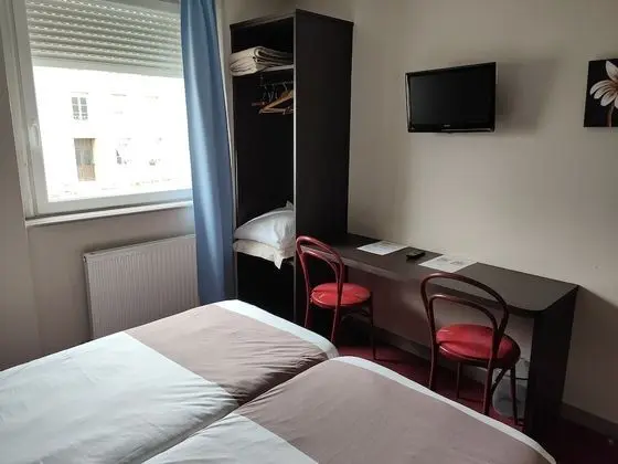 Basic Tek Büyük veya İki Ayrı Yataklı Oda