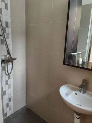 Basic Üç Kişilik Oda