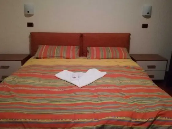 Traditional Tek Büyük Yataklı Oda, Özel Banyo, Bahçe Manzaralı