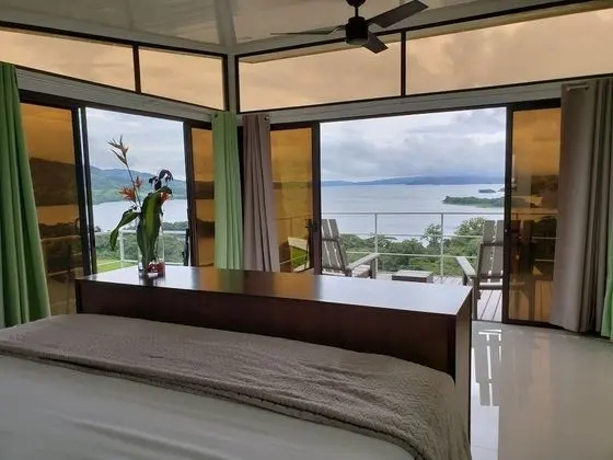 Deluxe Bungalov, 1 En Büyük (King) Boy Yatak, Sigara İçilmez, Göl Manzaralı