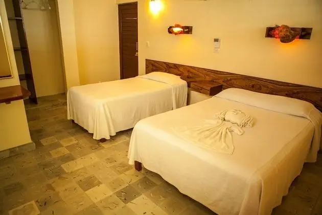 Tek Büyük Yataklı Oda, Lagün Manzaralı (with Air Conditioning)