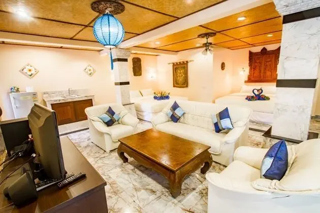 Family Pool Suite