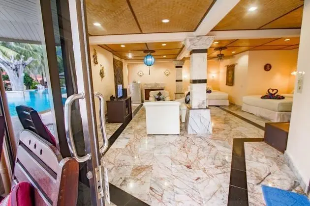 Family Pool Suite