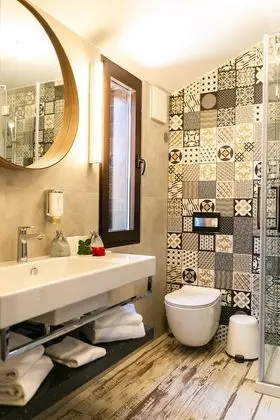 Suite Deluxe with terrace, outdoor hot tub and sea side view