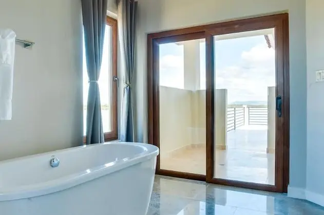 Luxury Ev, 4 Yatak Odası, Kişiye Özel Havuzlu, Göl Kenarı