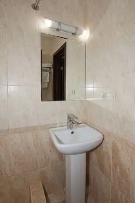 Economy Tek Büyük veya İki Ayrı Yataklı Oda