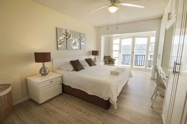 Self Catering Apartment - Middle Fl