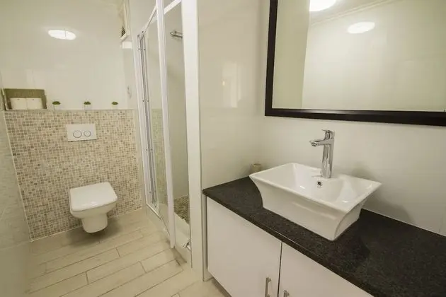 Self Catering Apartment - Middle Fl