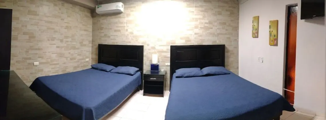 Tek Büyük Yataklı Oda, 2 Çift Kişilik Yatak