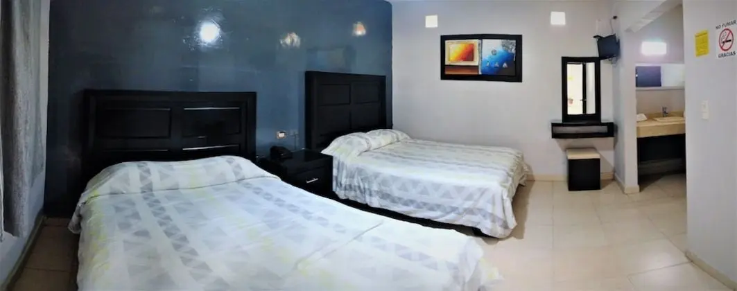 Tek Büyük Yataklı Oda, 2 Çift Kişilik Yatak