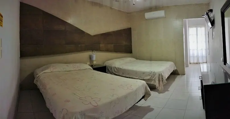 Tek Büyük Yataklı Oda, 2 Çift Kişilik Yatak