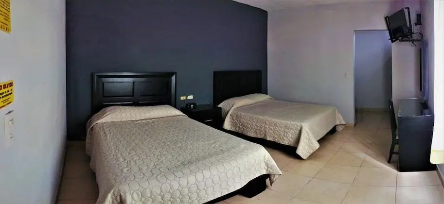 Tek Büyük Yataklı Oda, 2 Çift Kişilik Yatak