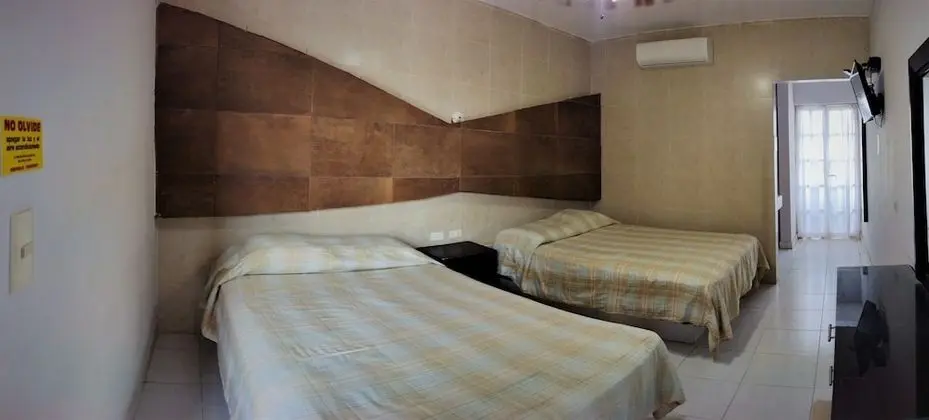 Tek Büyük Yataklı Oda, 2 Çift Kişilik Yatak