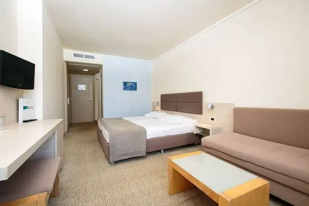 Classic Room with Balcony, Park side (extra bed)