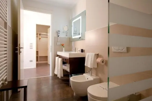 Superior Tek Büyük Yataklı Oda, Kısmi Deniz Manzaralı (Pet friendly)